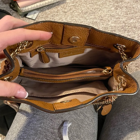 Michael Kors leather shoulder bag - Picture 4 of 5